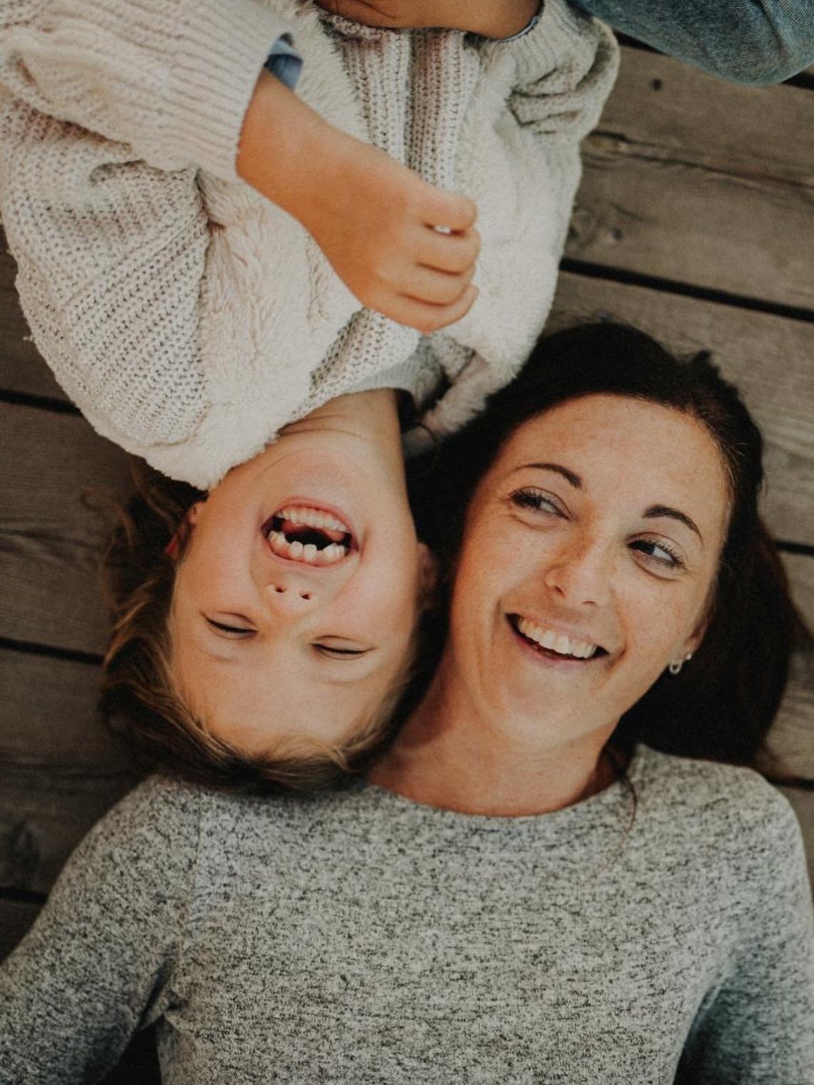 Ici, on rit, on se serre fort. On crée des souvenirs nnJe...