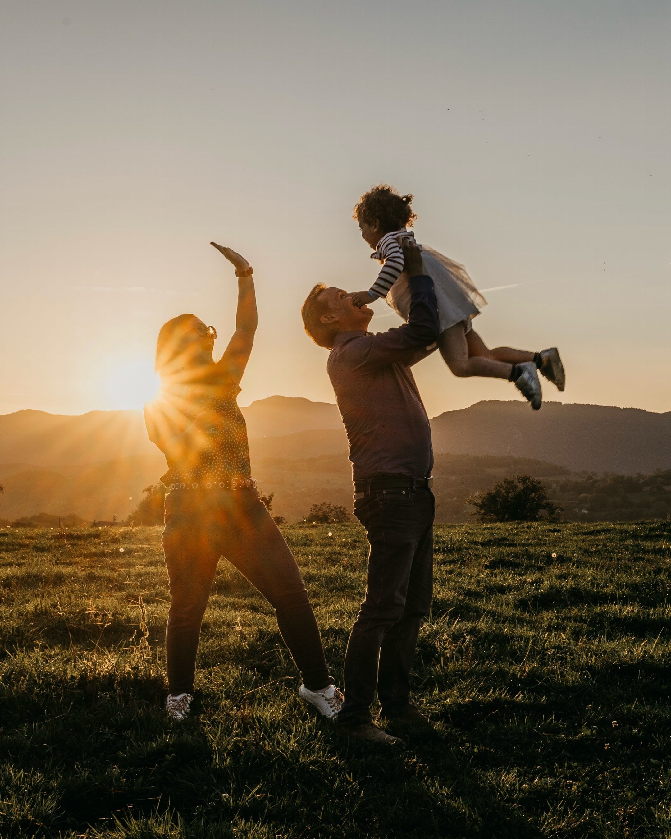 Une jolie séance engagement en famille, quelques mois ...